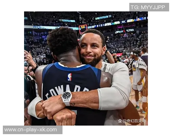 科尔称赞库里是球队核心一切战术围绕他展开