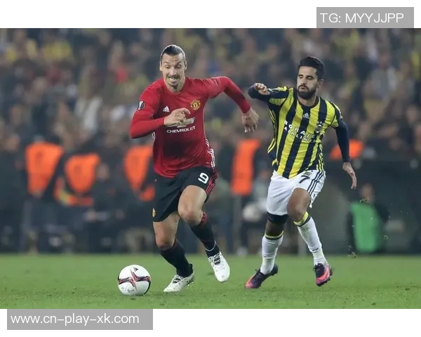 米奇称赞文班在关键时刻投进三分球球员表现至关重要