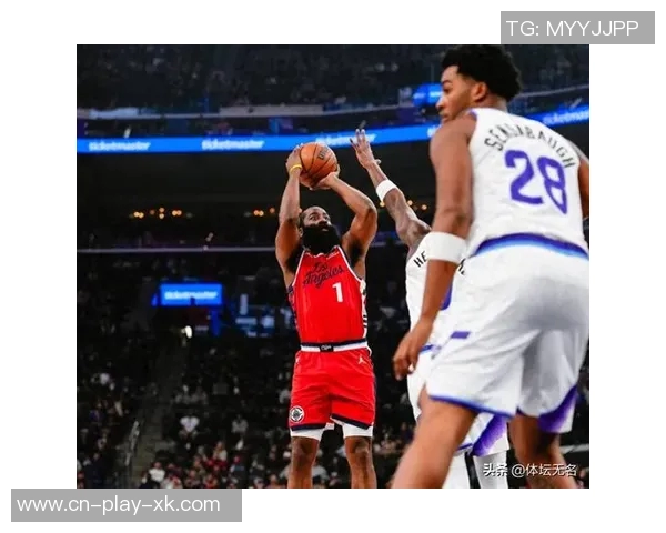 莱昂纳德全场表现出色19投11中砍下33分5篮板5助攻3抢断1盖帽正负值高达31 莱昂纳德全场表现出色19投11中砍下33分5篮板5助攻3抢断1盖帽正负值高达31